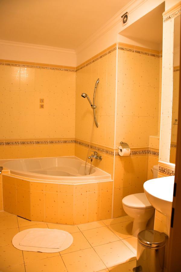 Hotel Banik Handlova Luaran gambar